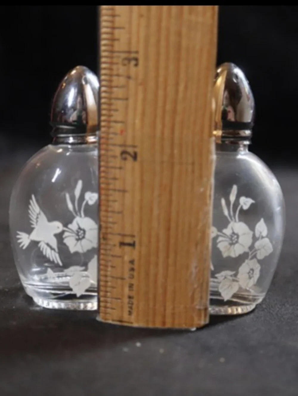Vintage Avon 24% Lead Crystal Etched Hummingbird Salt & Pepper Shaker Set